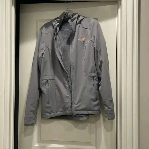 The North Face Jackets & Blazers - NORTH FACE HOODED JACKET SIZE MEDIUM